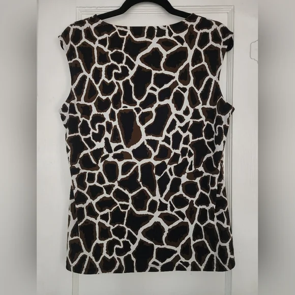Giraffe/Animal Print Sleeveless Womens Blouse - Picture 3 of 10